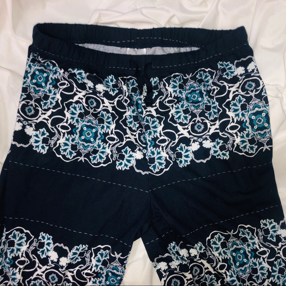 Adorable Patterned Pajamas - Picture 3 of 6